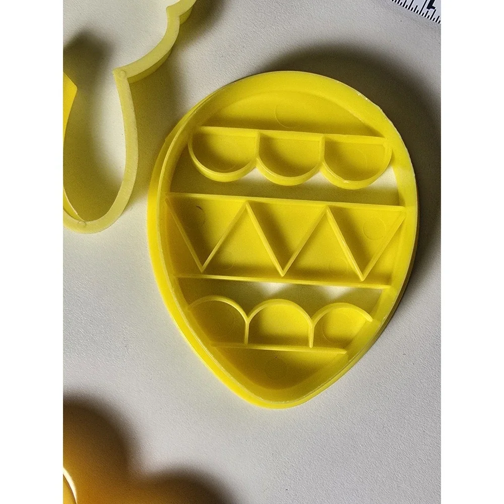 Easter‎ Spring Cookie Cutters Lot of 7 Plastic Wilton